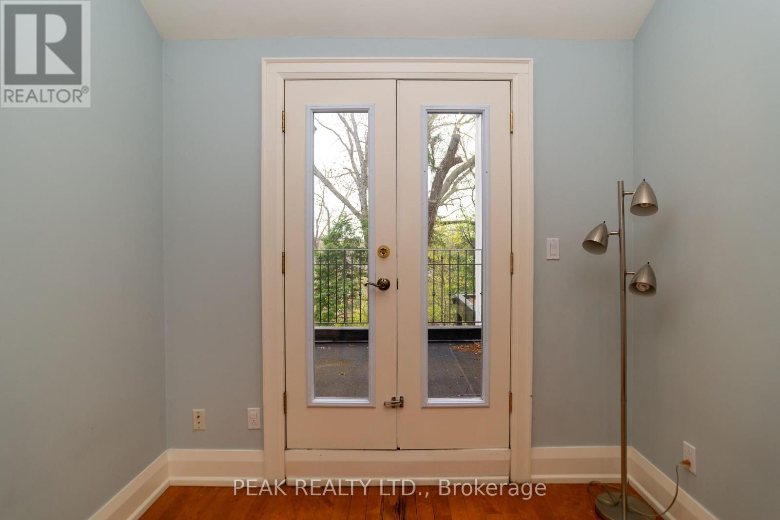 Photo 10 of 136 Humbercrest Boulevard, Toronto ON