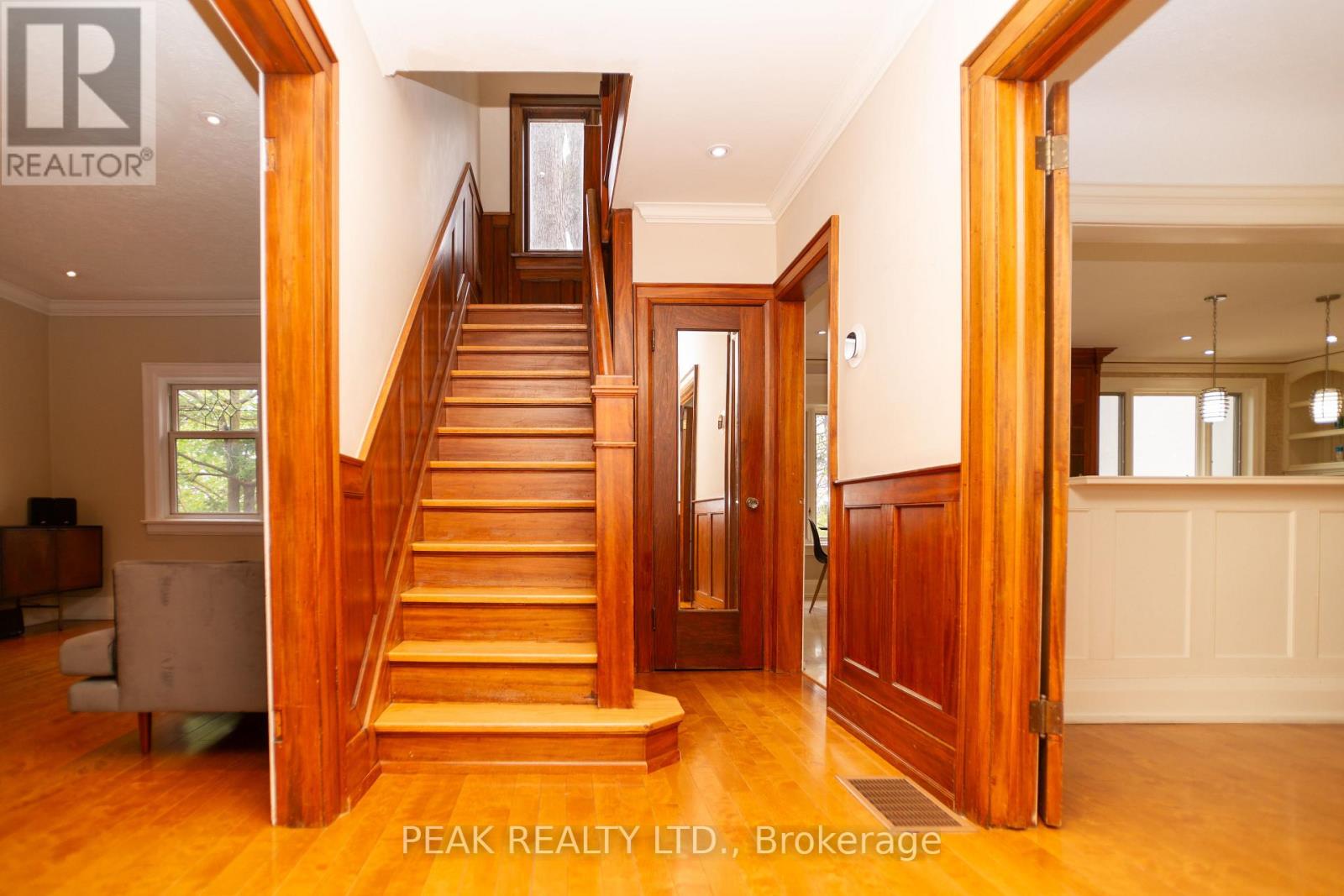 Photo 13 of 136 Humbercrest Boulevard, Toronto ON