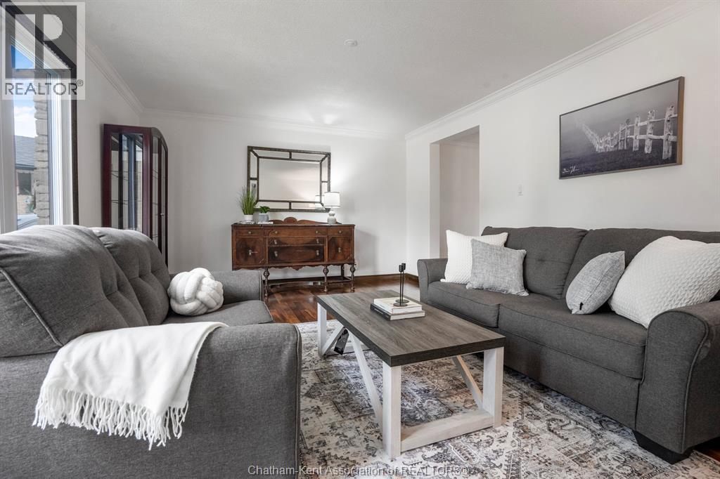 Photo 16 of 44 Pamela Crescent, Chatham ON