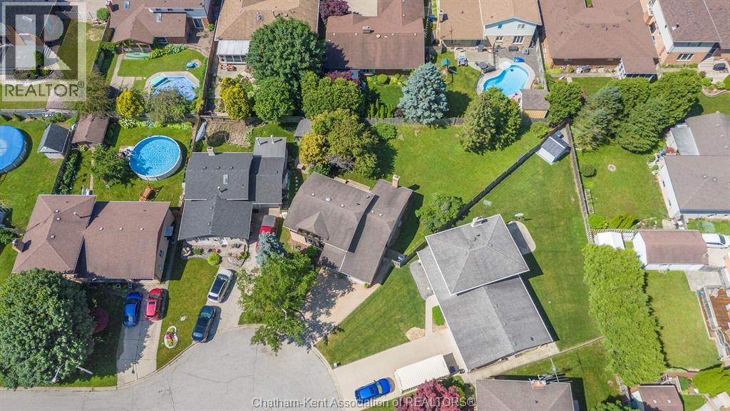 Photo 12 of 44 Pamela Crescent, Chatham ON