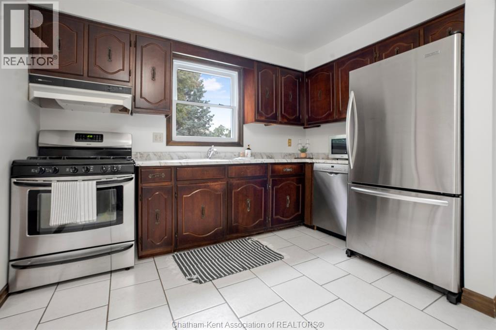 Photo 19 of 44 Pamela Crescent, Chatham ON