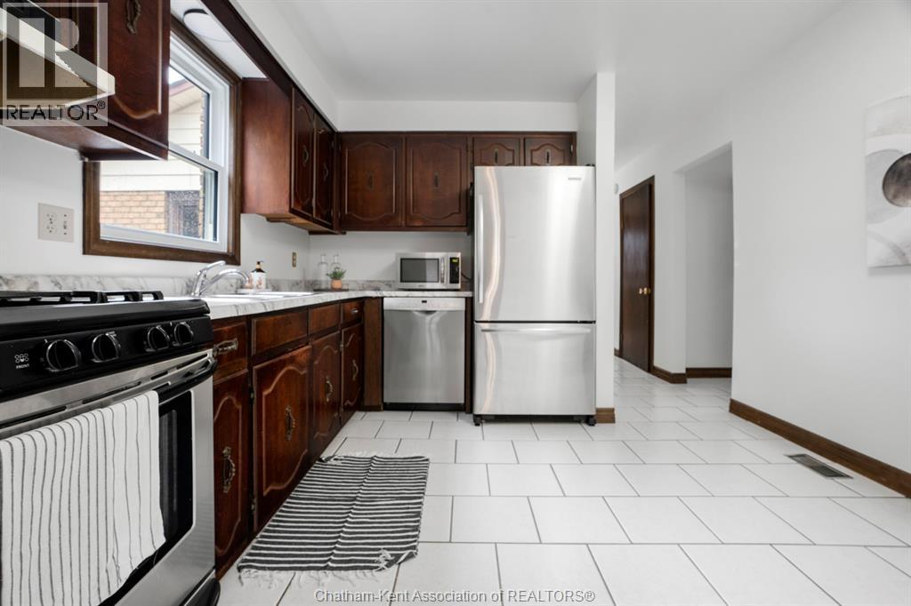 Photo 20 of 44 Pamela Crescent, Chatham ON