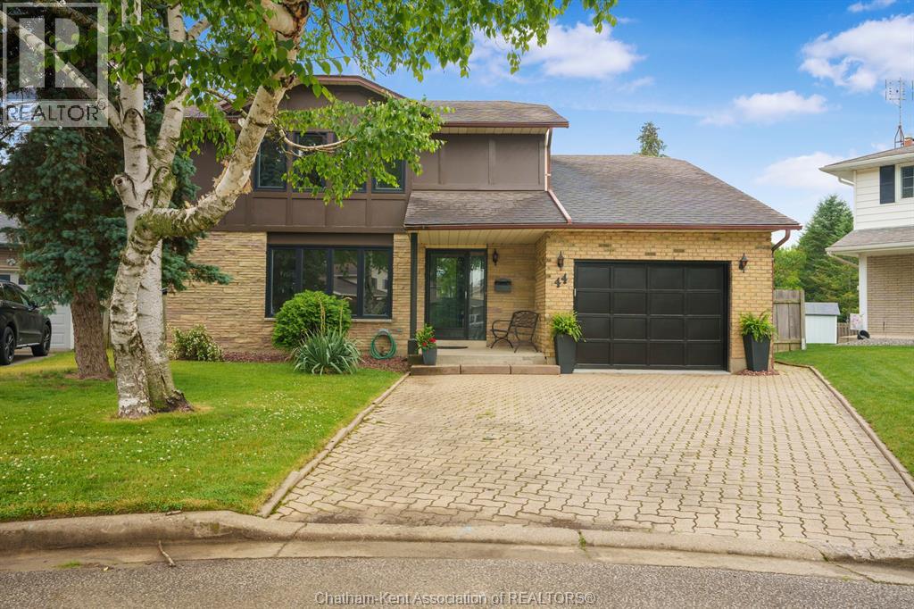 Photo 6 of 44 Pamela Crescent, Chatham ON