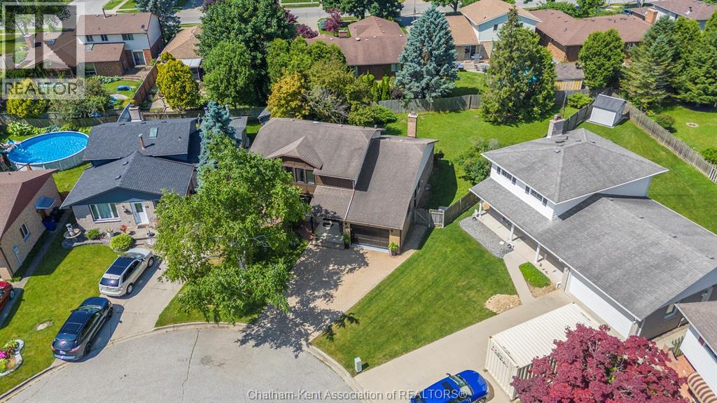 Photo 8 of 44 Pamela Crescent, Chatham ON