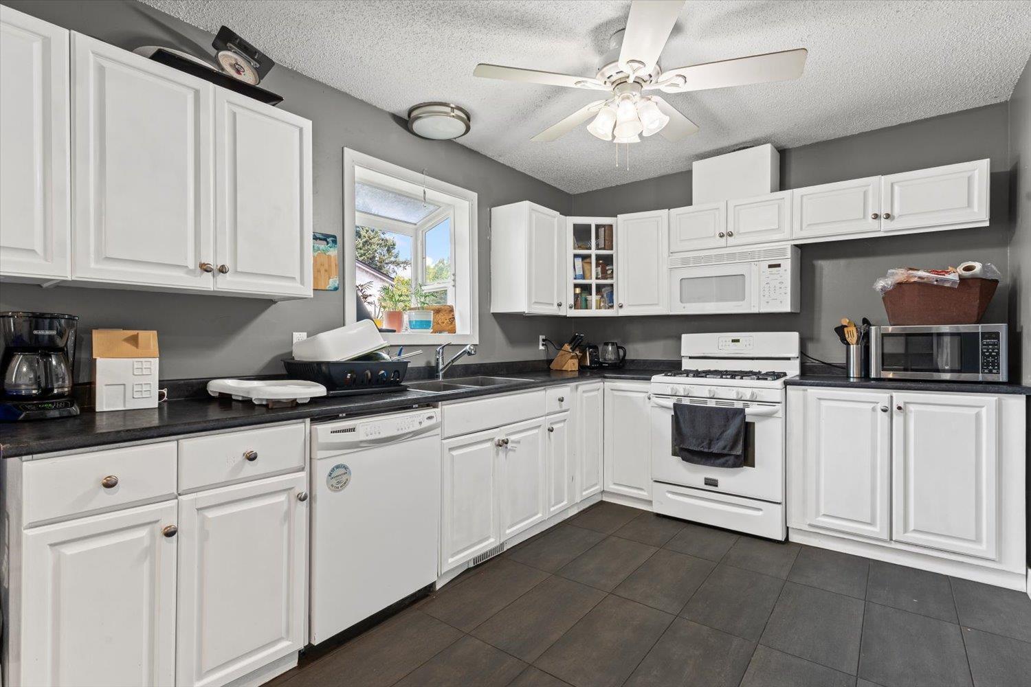 Photo 9 of 8645 Baker Drive Chilliwack Proper South, Chilliwack BC
