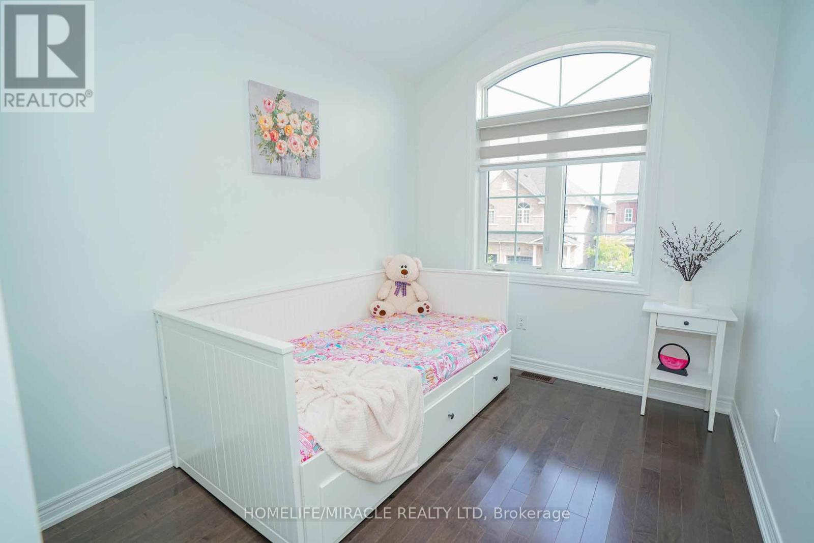 Photo 27 of 79 Lesabre Crescent, Brampton ON