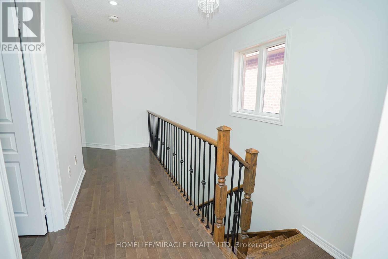 Photo 28 of 79 Lesabre Crescent, Brampton ON
