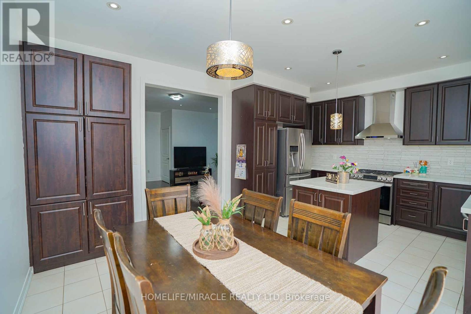 Photo 15 of 79 Lesabre Crescent, Brampton ON