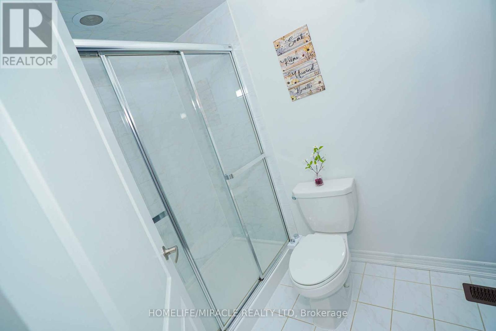 Photo 26 of 79 Lesabre Crescent, Brampton ON