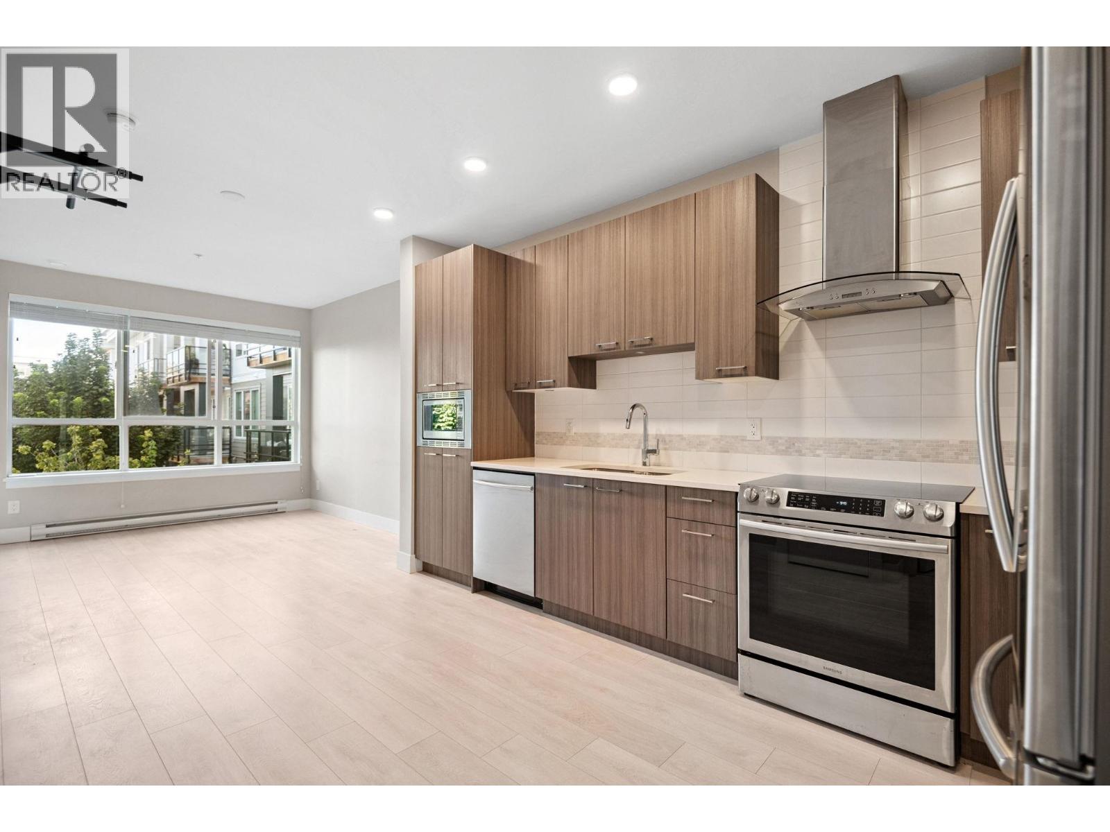 Photo 5 of 315 4690 Hawk Lane, Tsawwassen BC