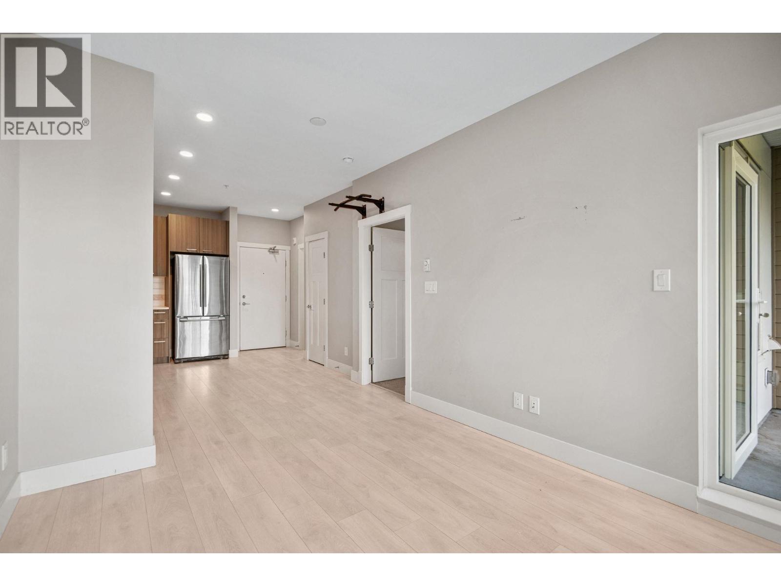 Photo 11 of 315 4690 Hawk Lane, Tsawwassen BC