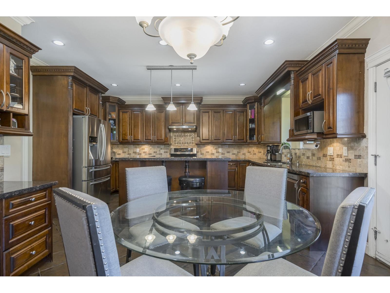 Photo 3 of 21179 83 A Avenue, Langley BC