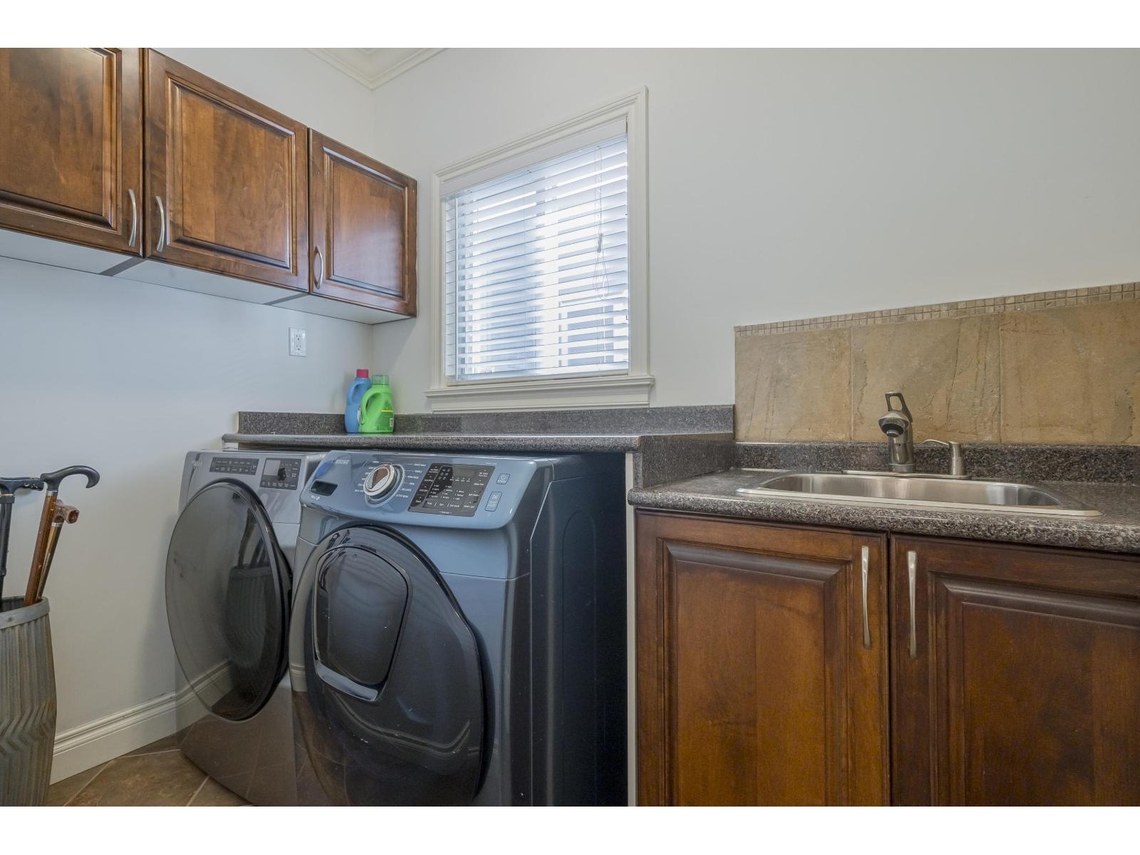Photo 14 of 21179 83 A Avenue, Langley BC
