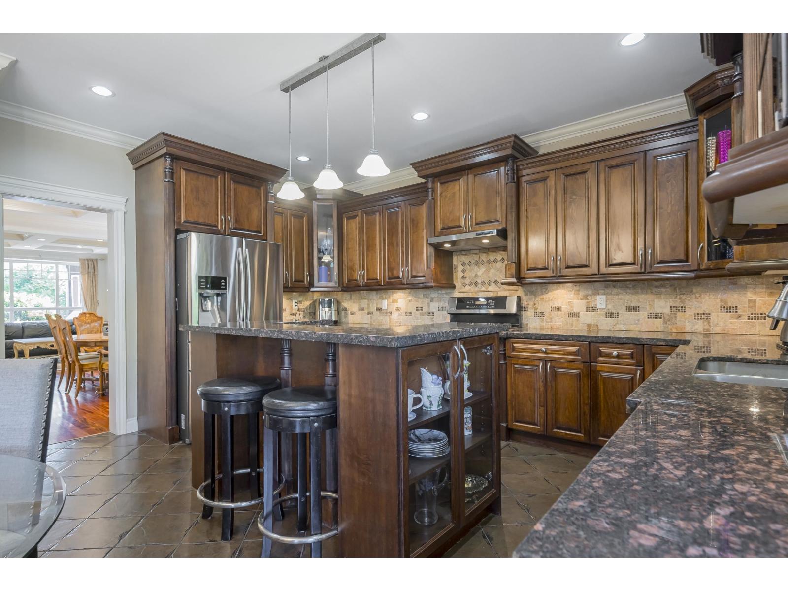 Photo 5 of 21179 83 A Avenue, Langley BC