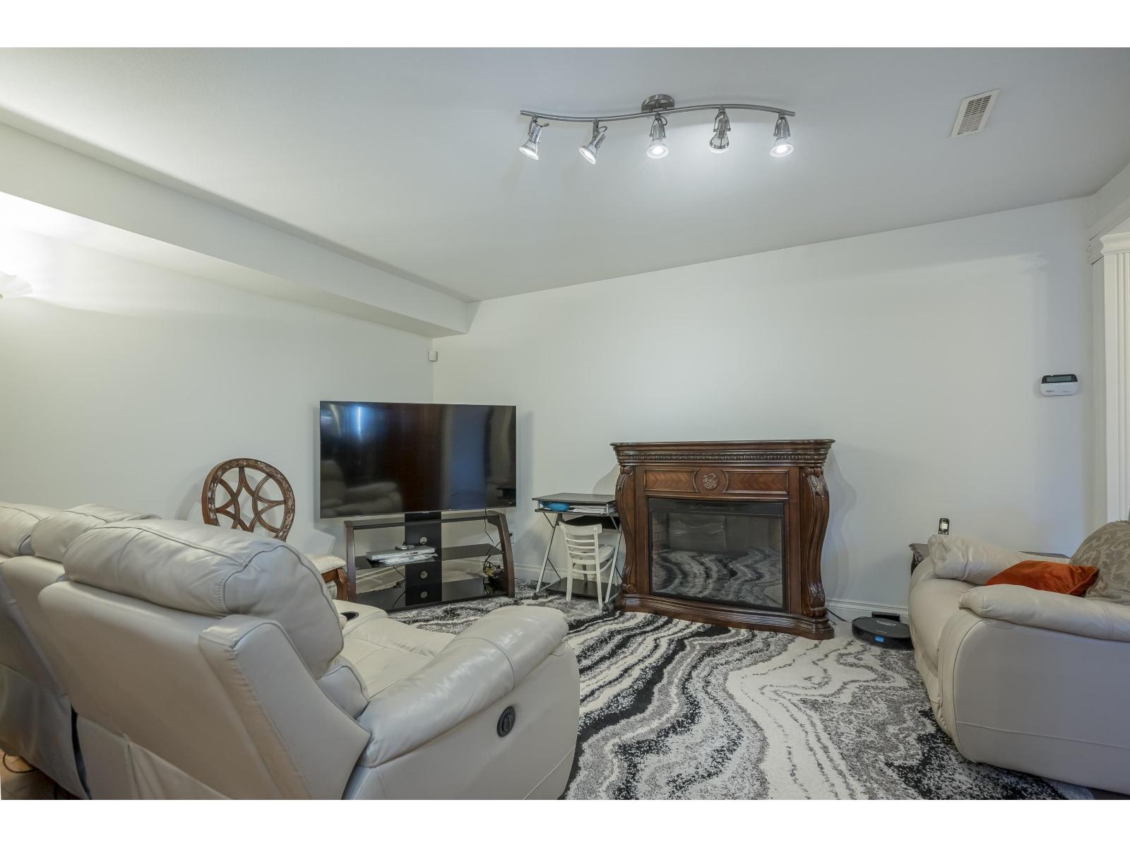 Photo 32 of 21179 83 A Avenue, Langley BC