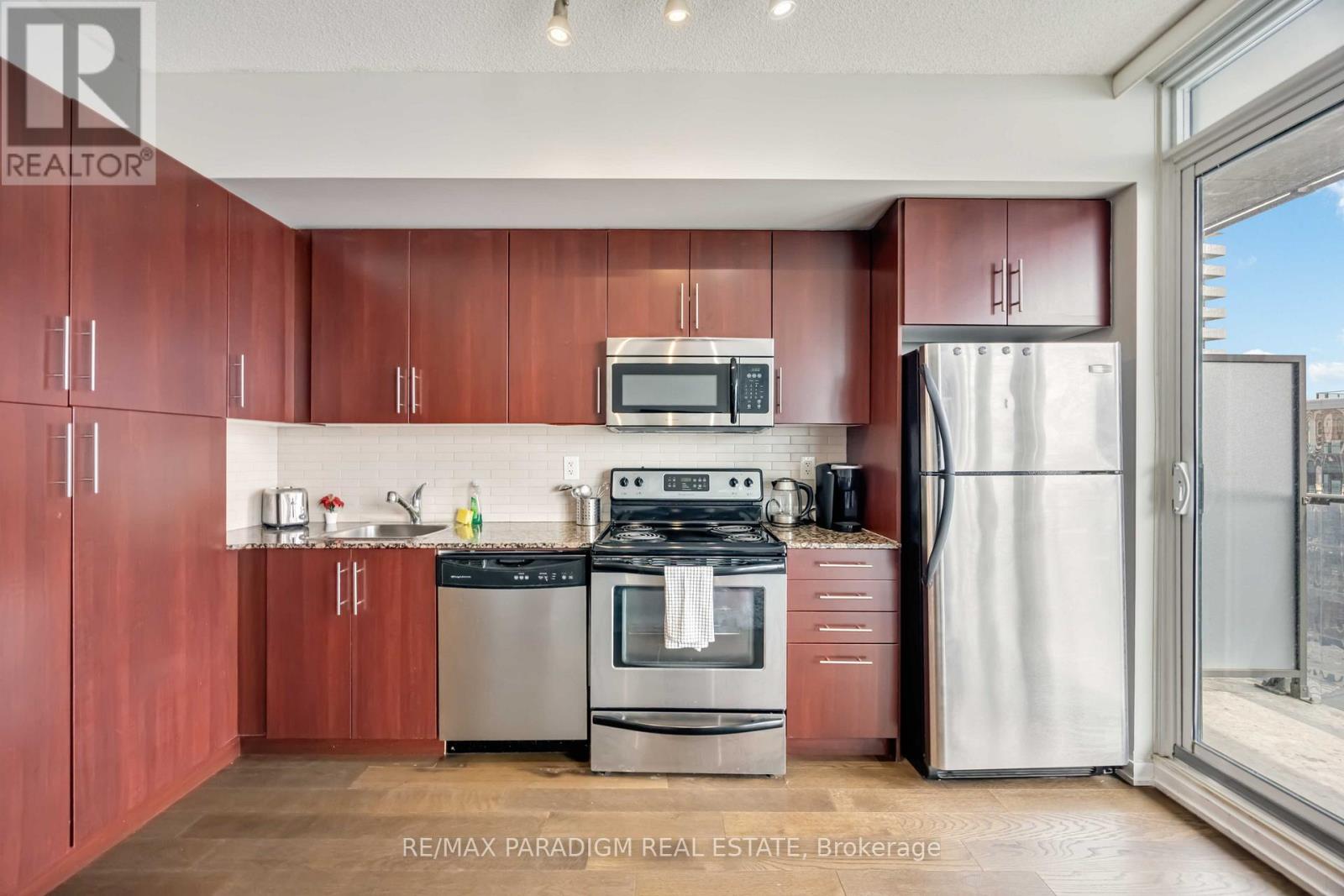 Photo 10 of 4209 55 Bremner Boulevard, Toronto ON