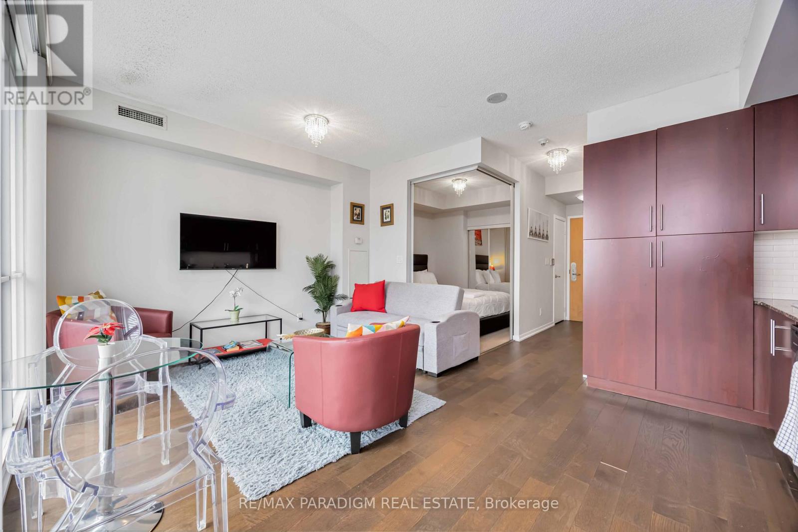 Photo 6 of 4209 55 Bremner Boulevard, Toronto ON