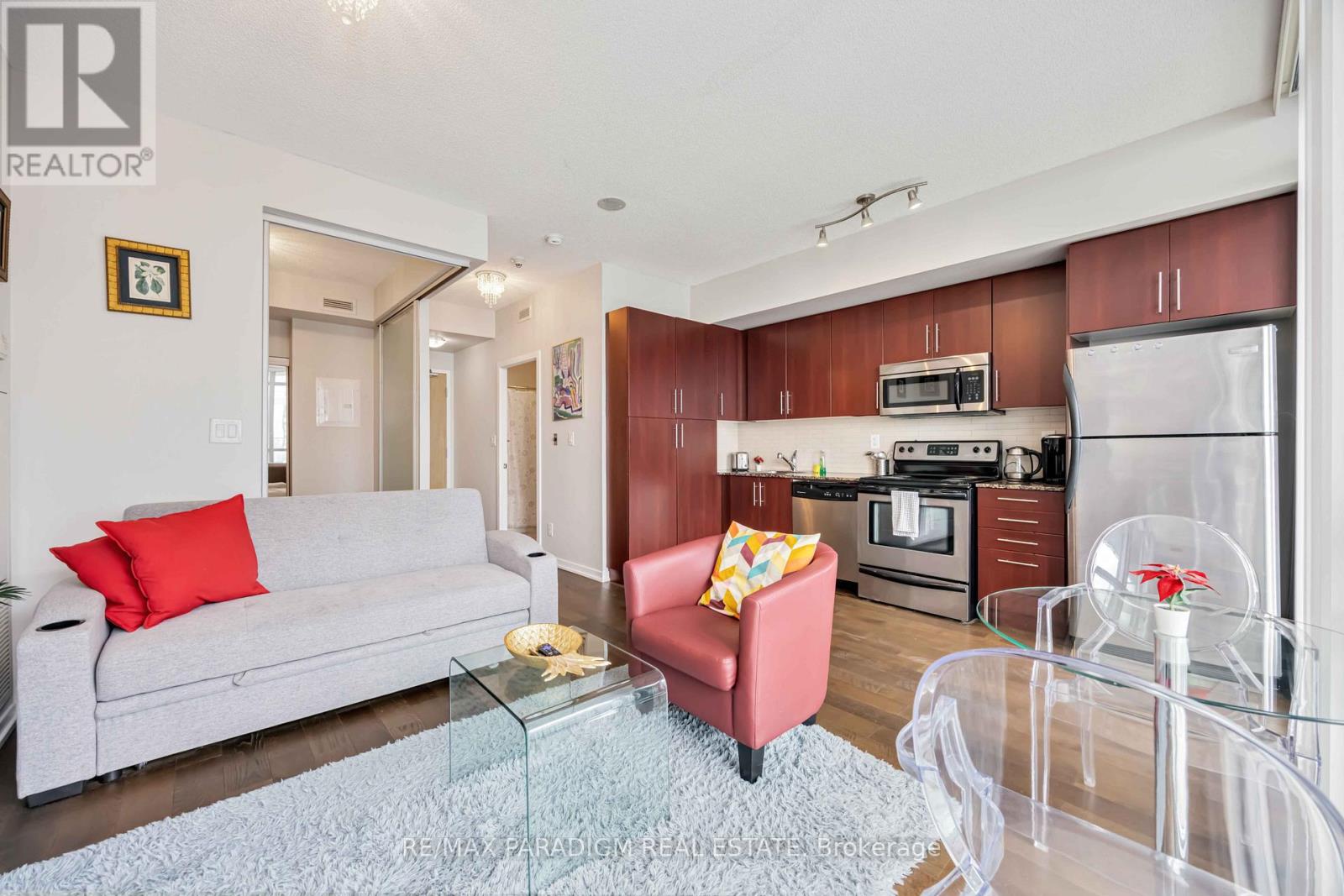 Photo 4 of 4209 55 Bremner Boulevard, Toronto ON