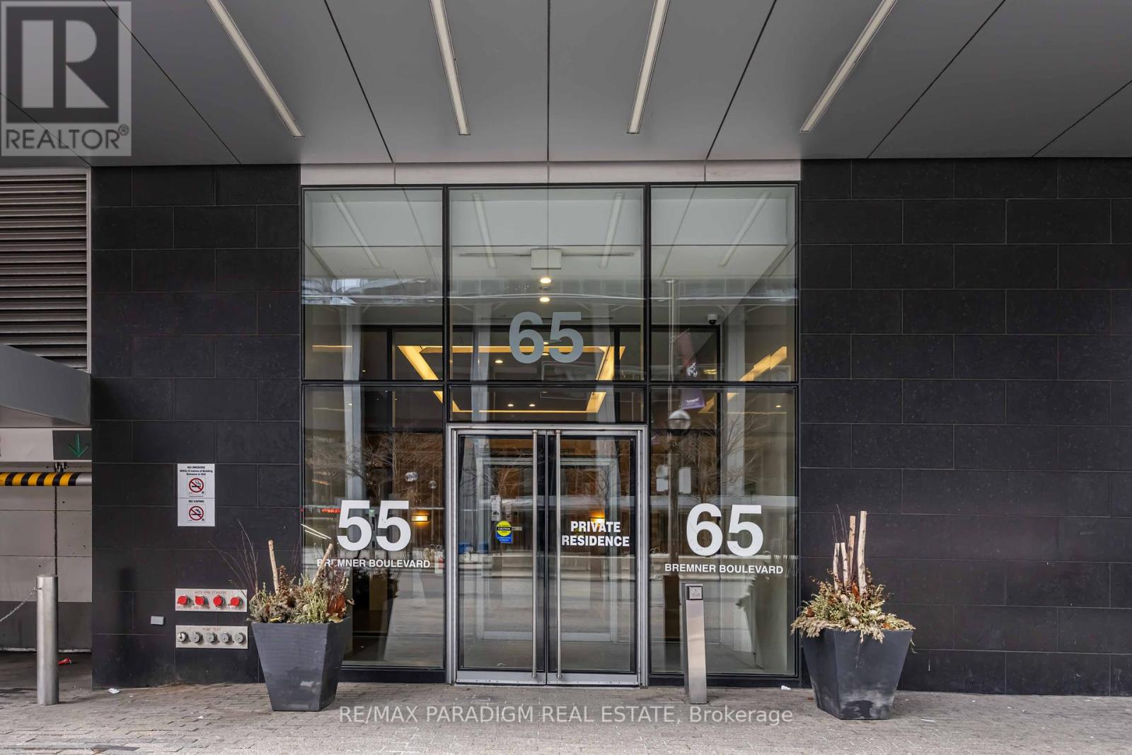 Photo 24 of 4209 55 Bremner Boulevard, Toronto ON