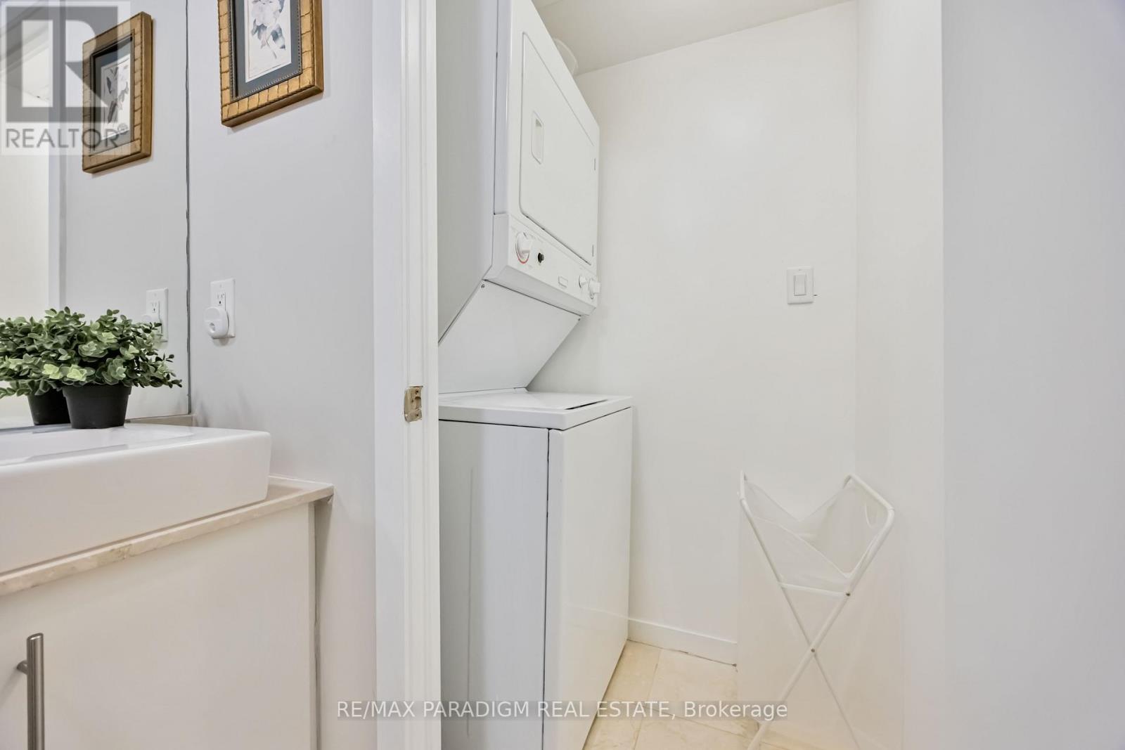 Photo 26 of 4209 55 Bremner Boulevard, Toronto ON