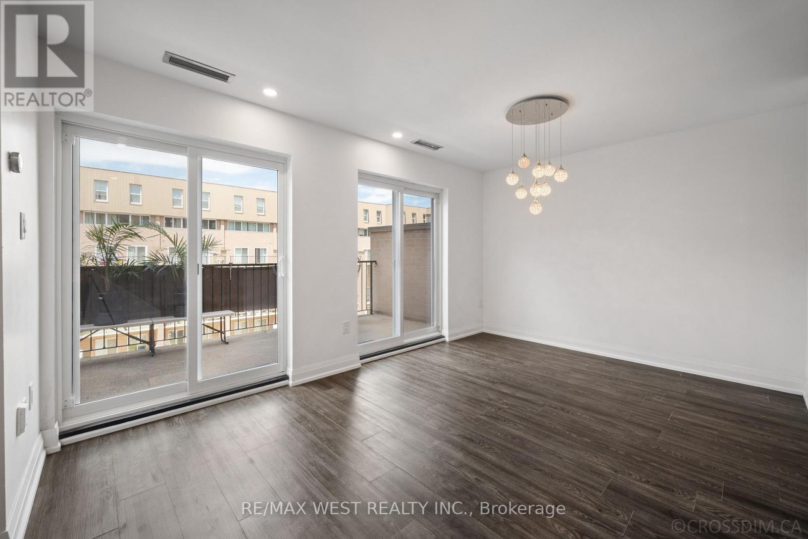 Photo 14 of 236 165 Cherokee Boulevard N, Toronto ON