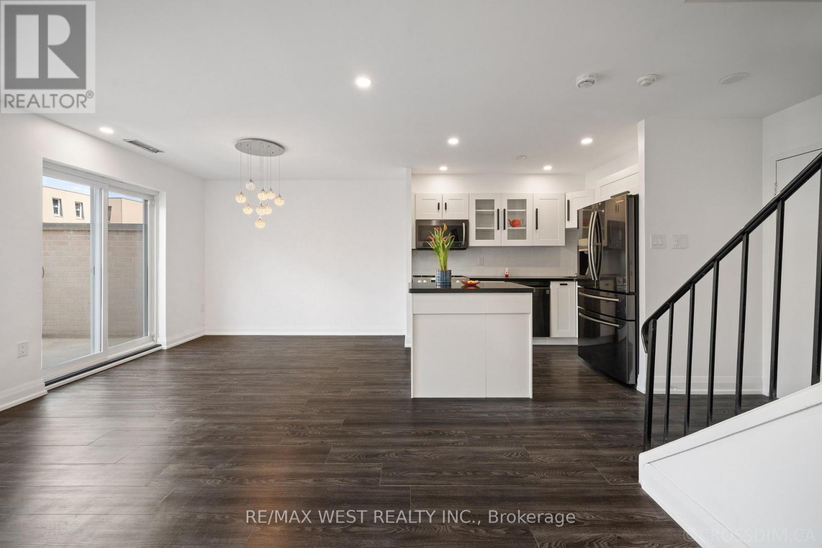 Photo 11 of 236 165 Cherokee Boulevard N, Toronto ON