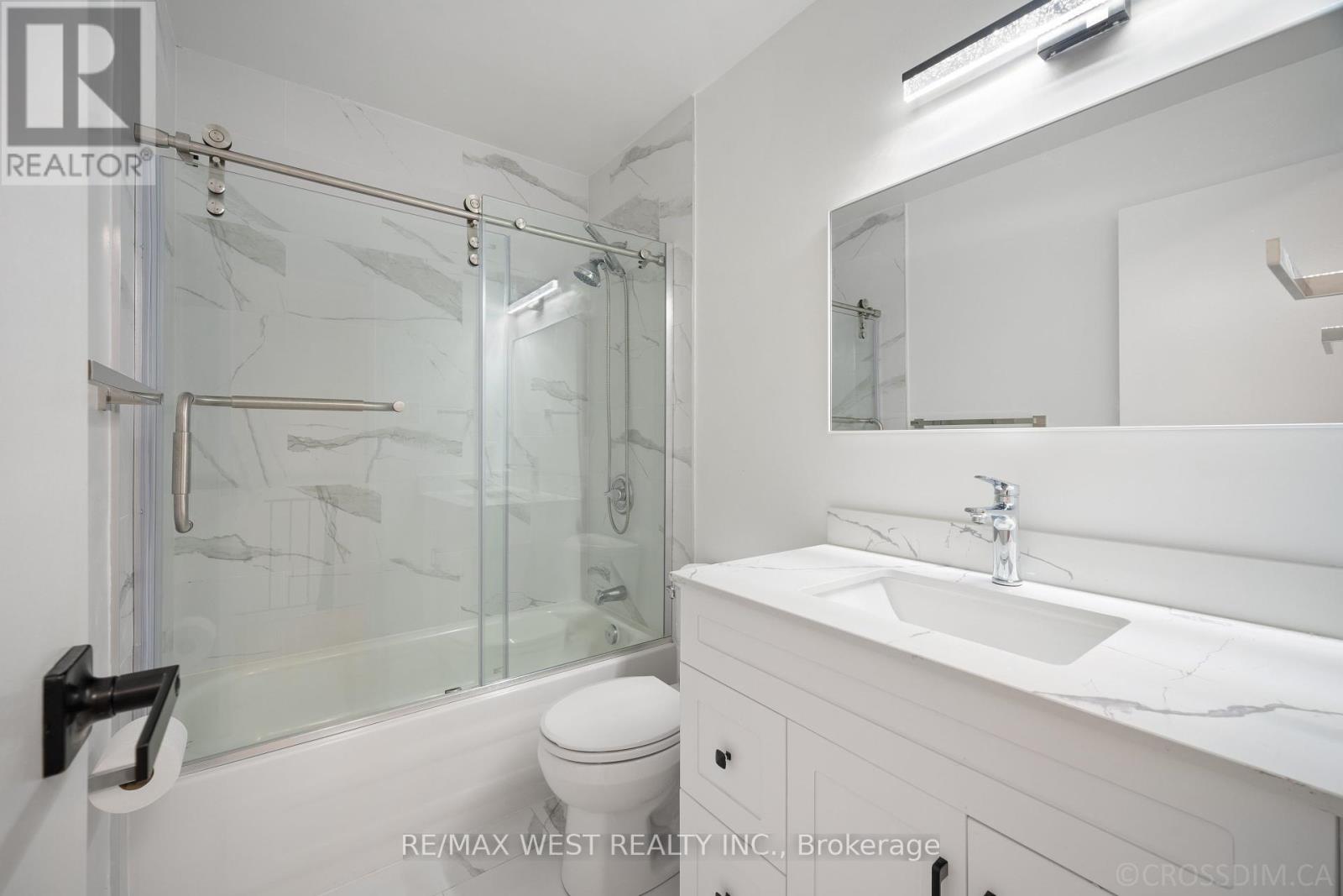 Photo 28 of 236 165 Cherokee Boulevard N, Toronto ON