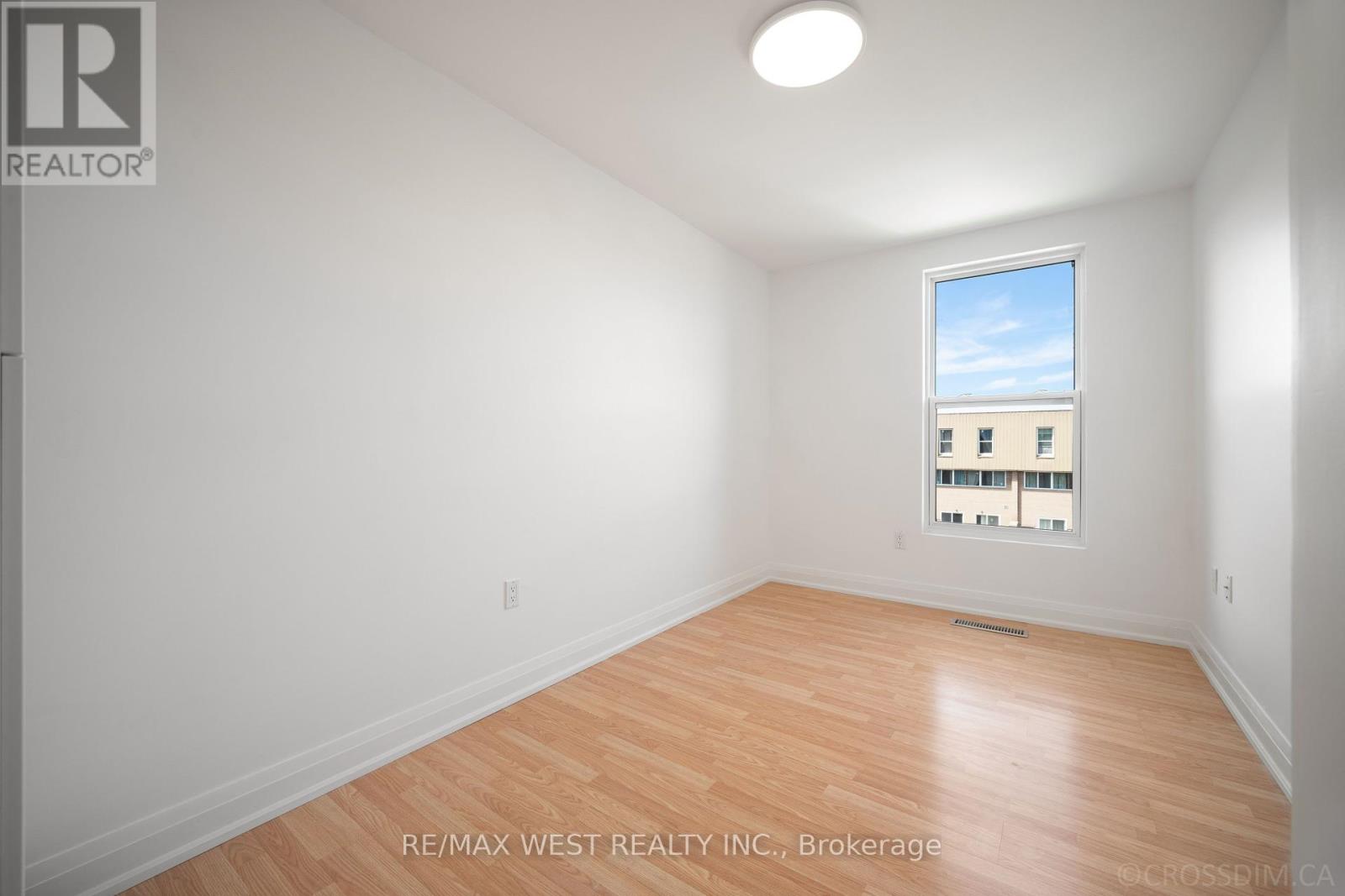 Photo 33 of 236 165 Cherokee Boulevard N, Toronto ON