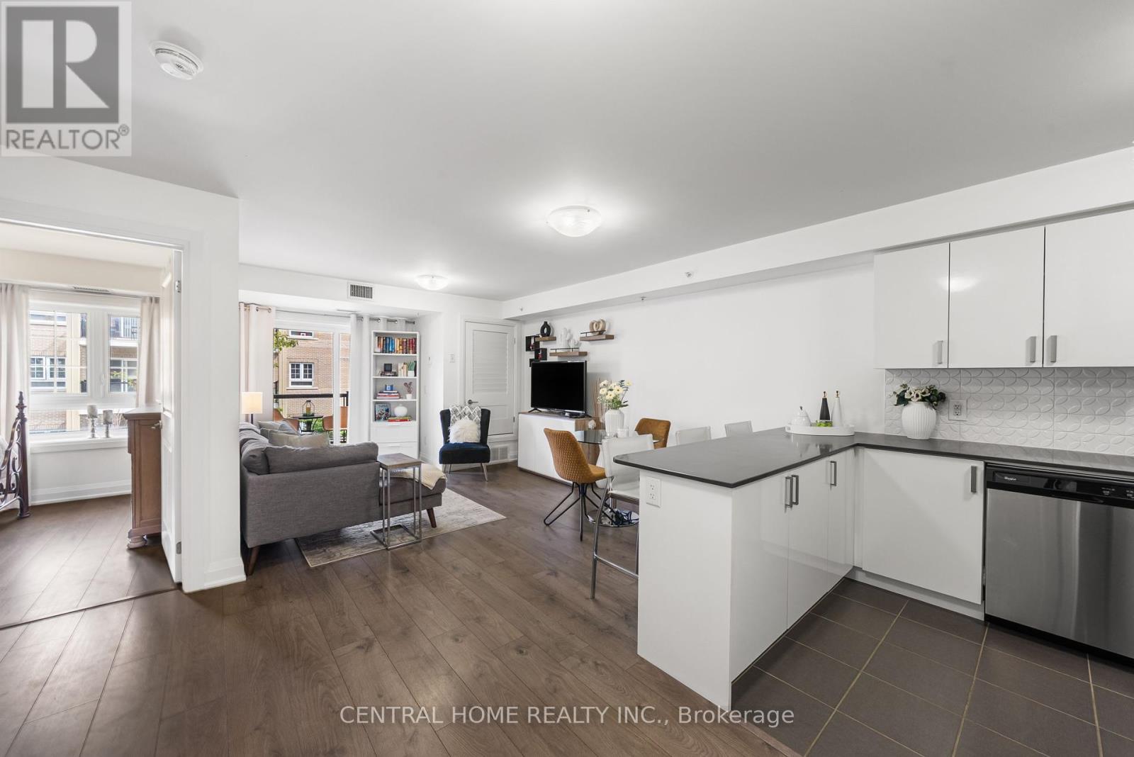 Photo 14 of 224 481 Rupert Avenue, Whitchurchstouffville ON