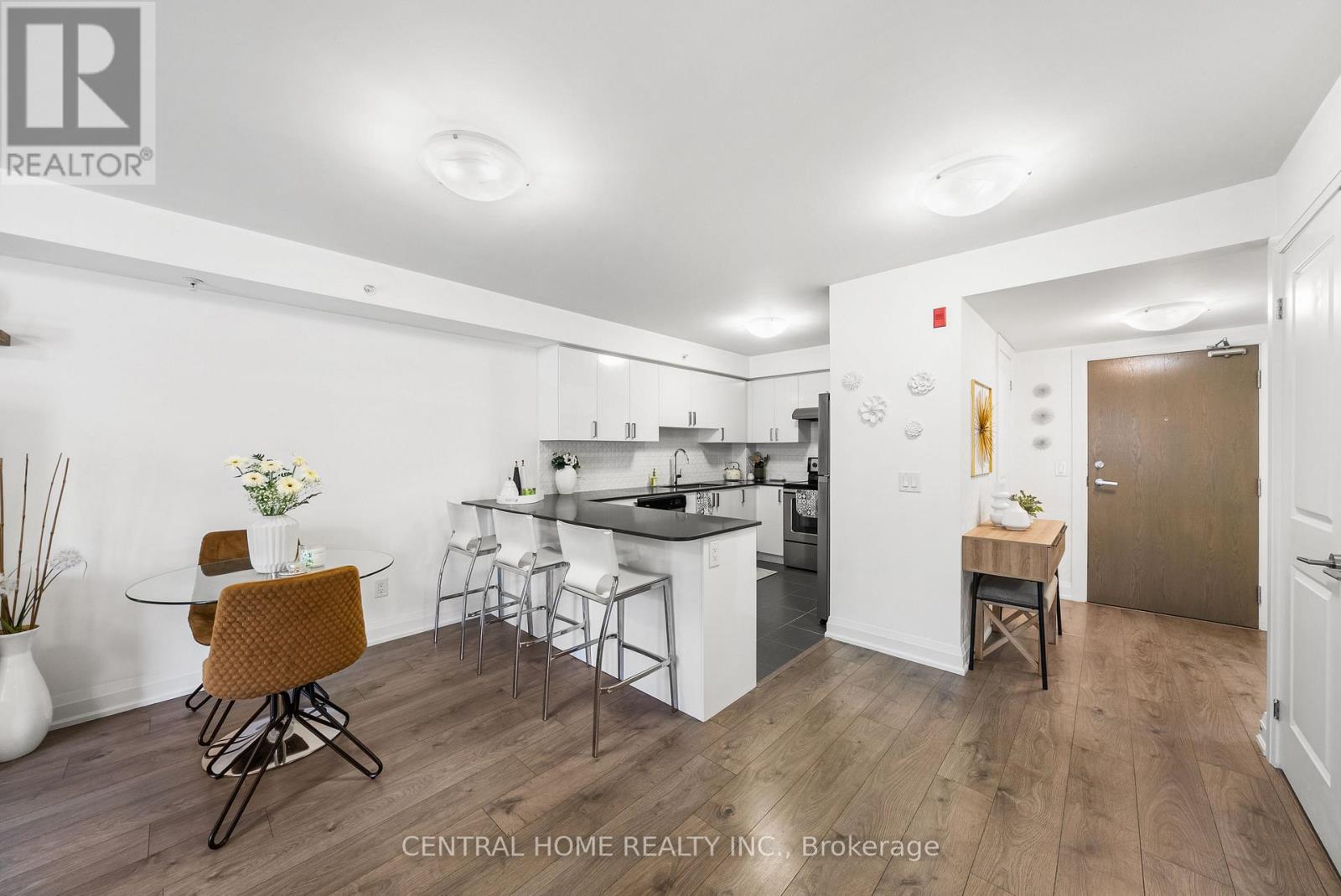 Photo 21 of 224 481 Rupert Avenue, Whitchurchstouffville ON