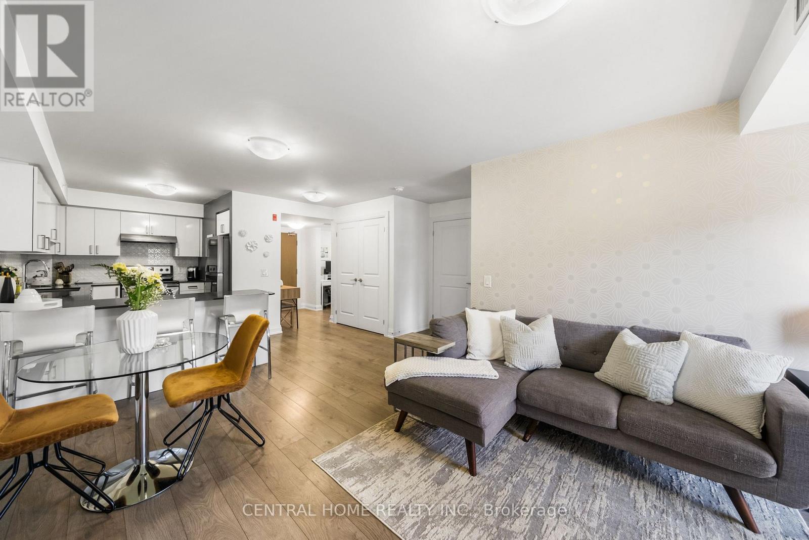 Photo 18 of 224 481 Rupert Avenue, Whitchurchstouffville ON