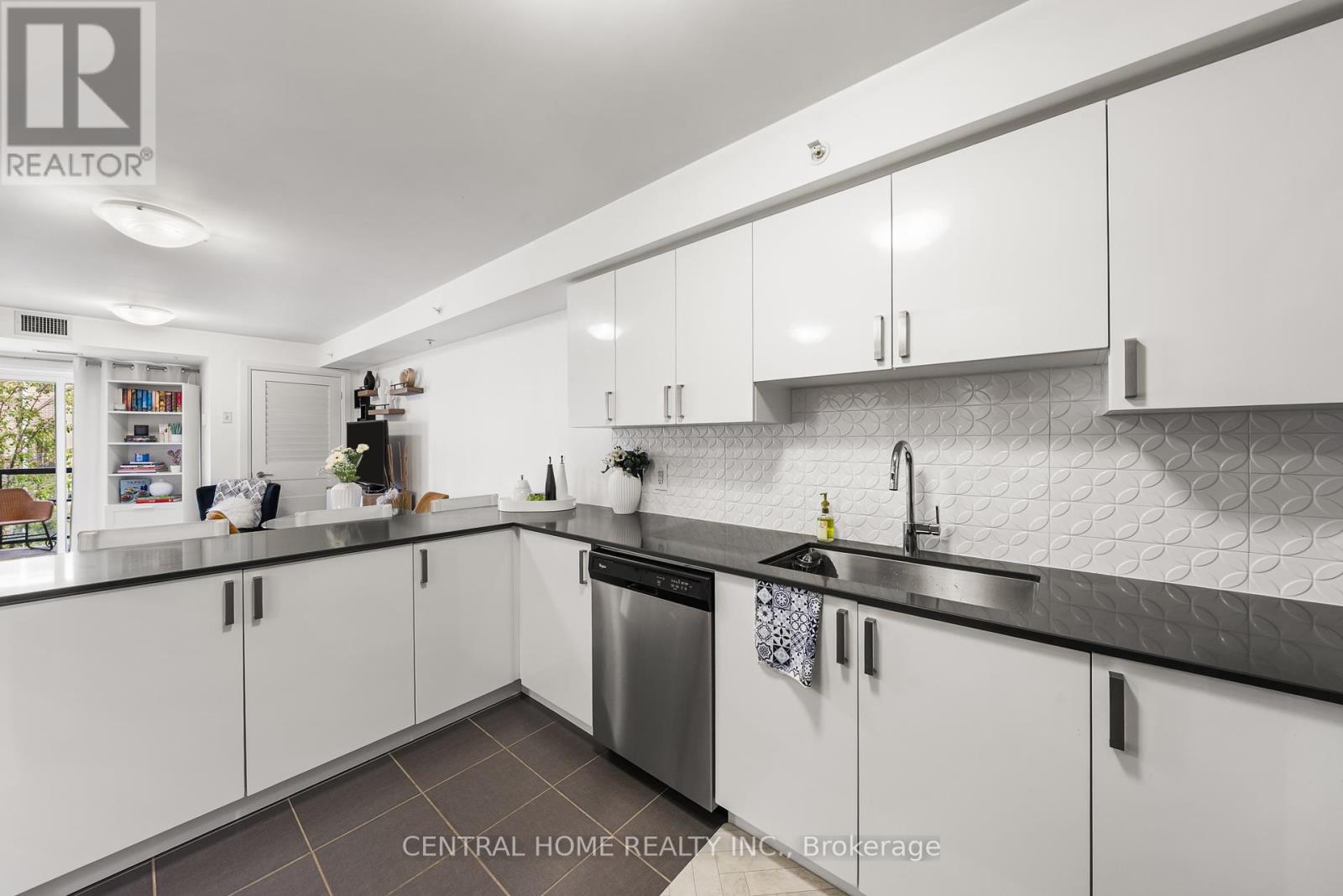 Photo 22 of 224 481 Rupert Avenue, Whitchurchstouffville ON