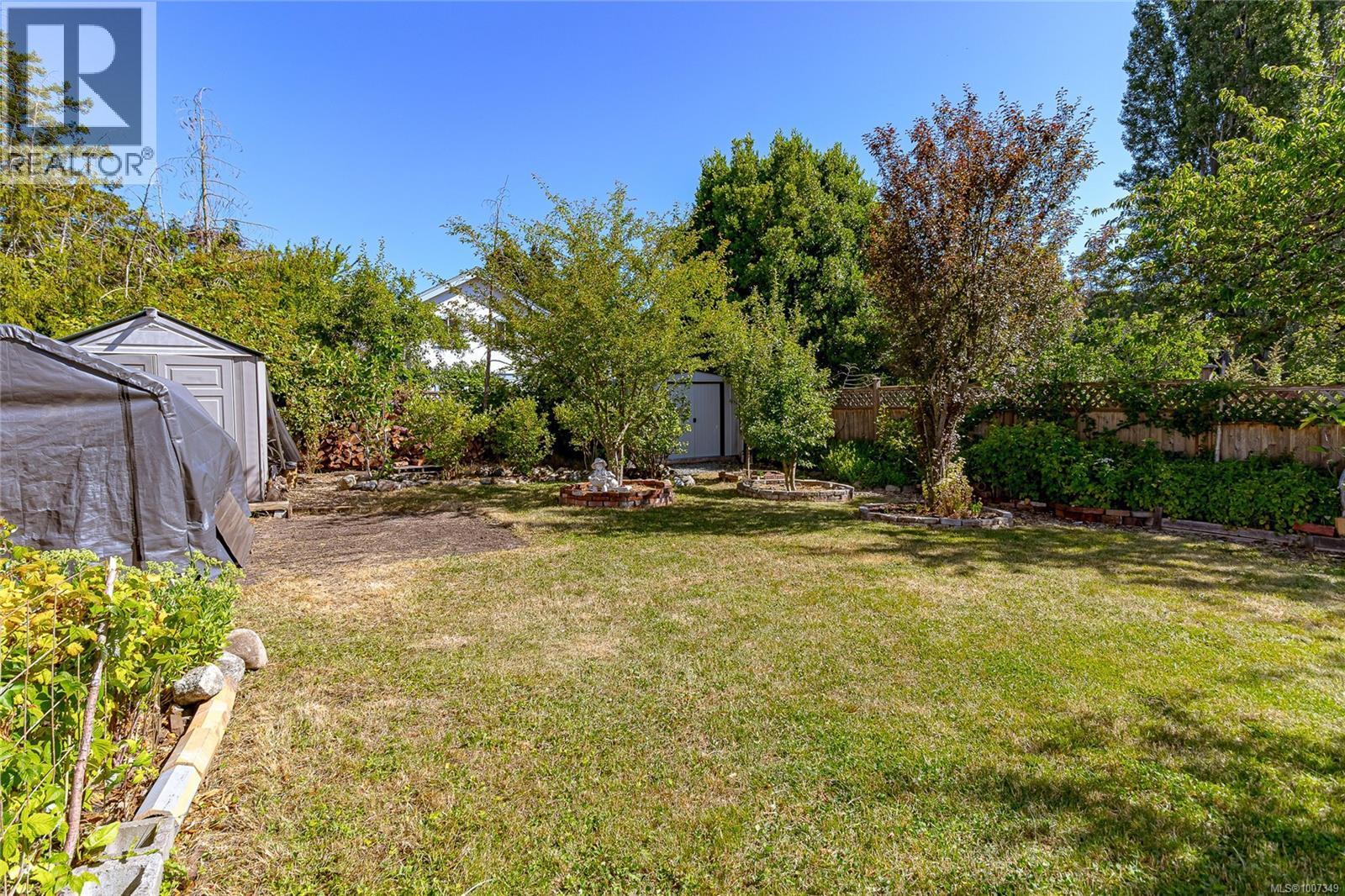 862 Canterbury Rd, Saanich