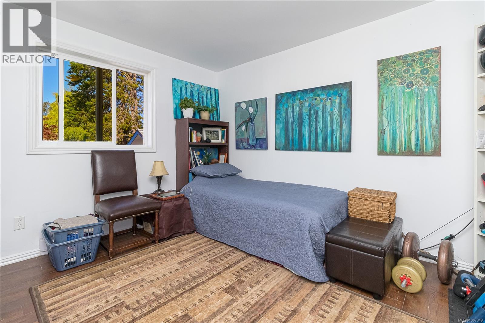862 Canterbury Rd, Saanich