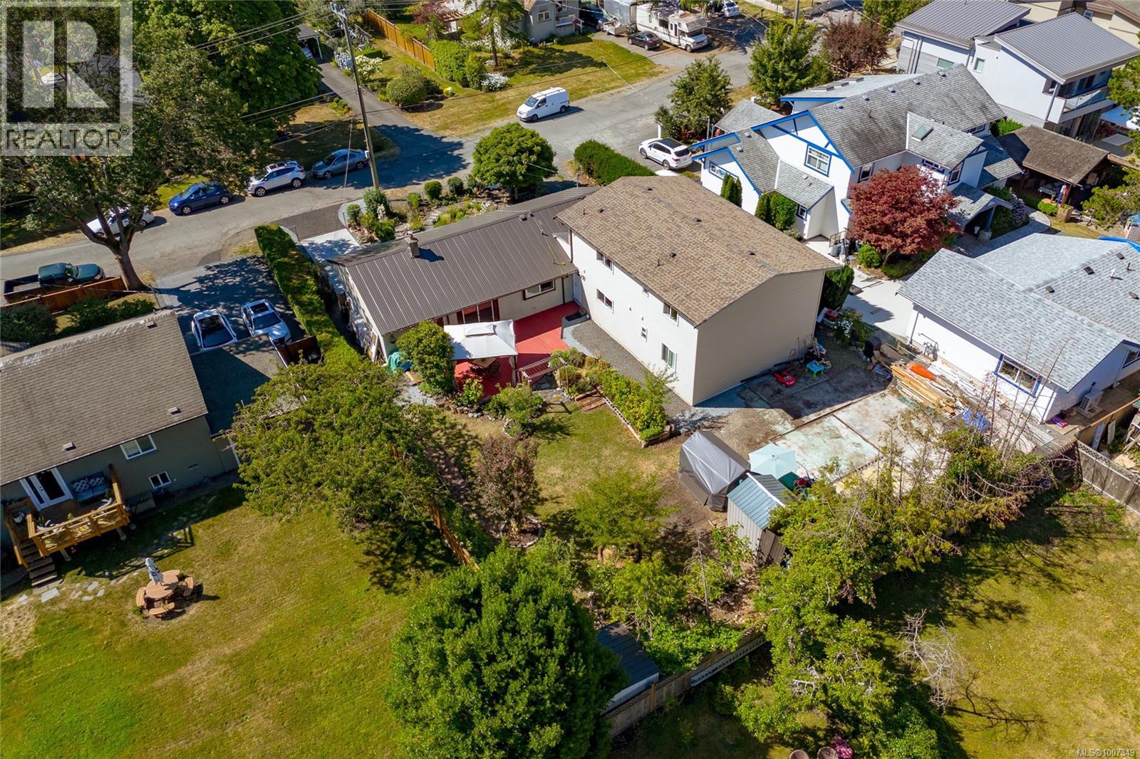 862 Canterbury Rd, Saanich