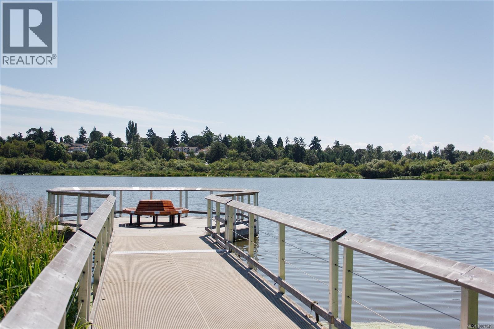 862 Canterbury Rd, Saanich
