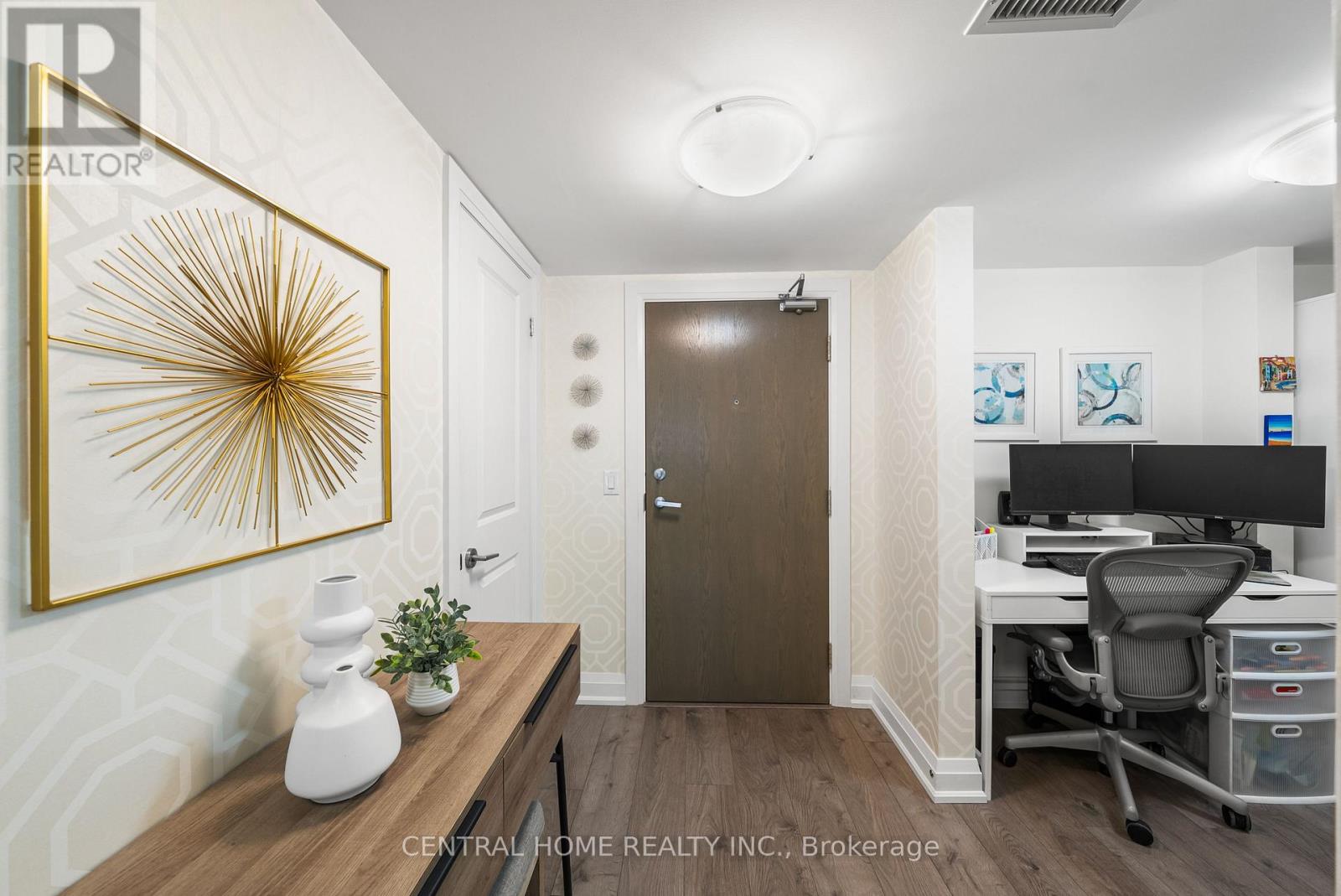 Photo 4 of 224 481 Rupert Avenue, Whitchurchstouffville ON