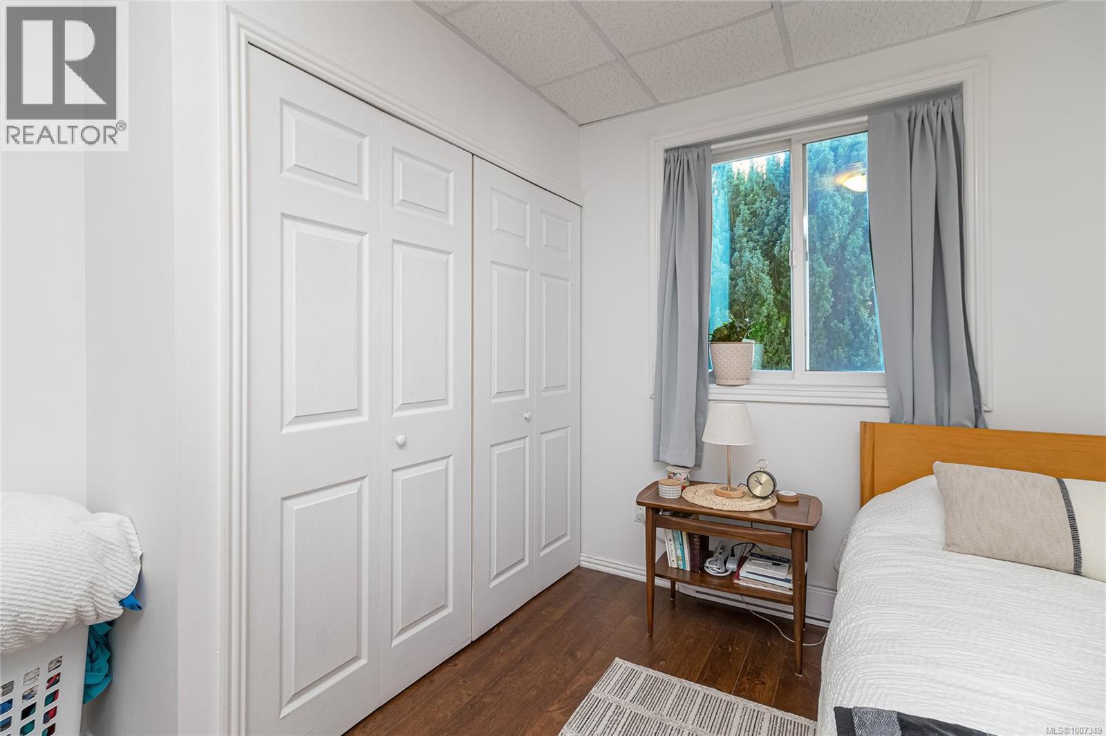 862 Canterbury Rd, Saanich