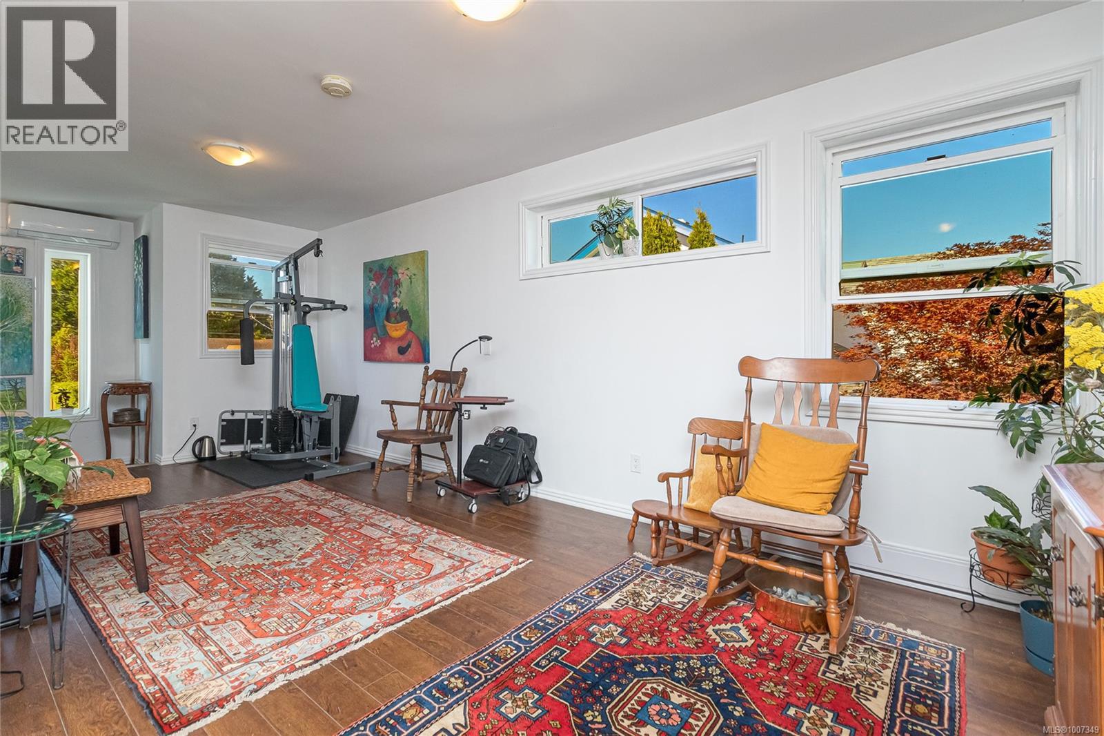 862 Canterbury Rd, Saanich