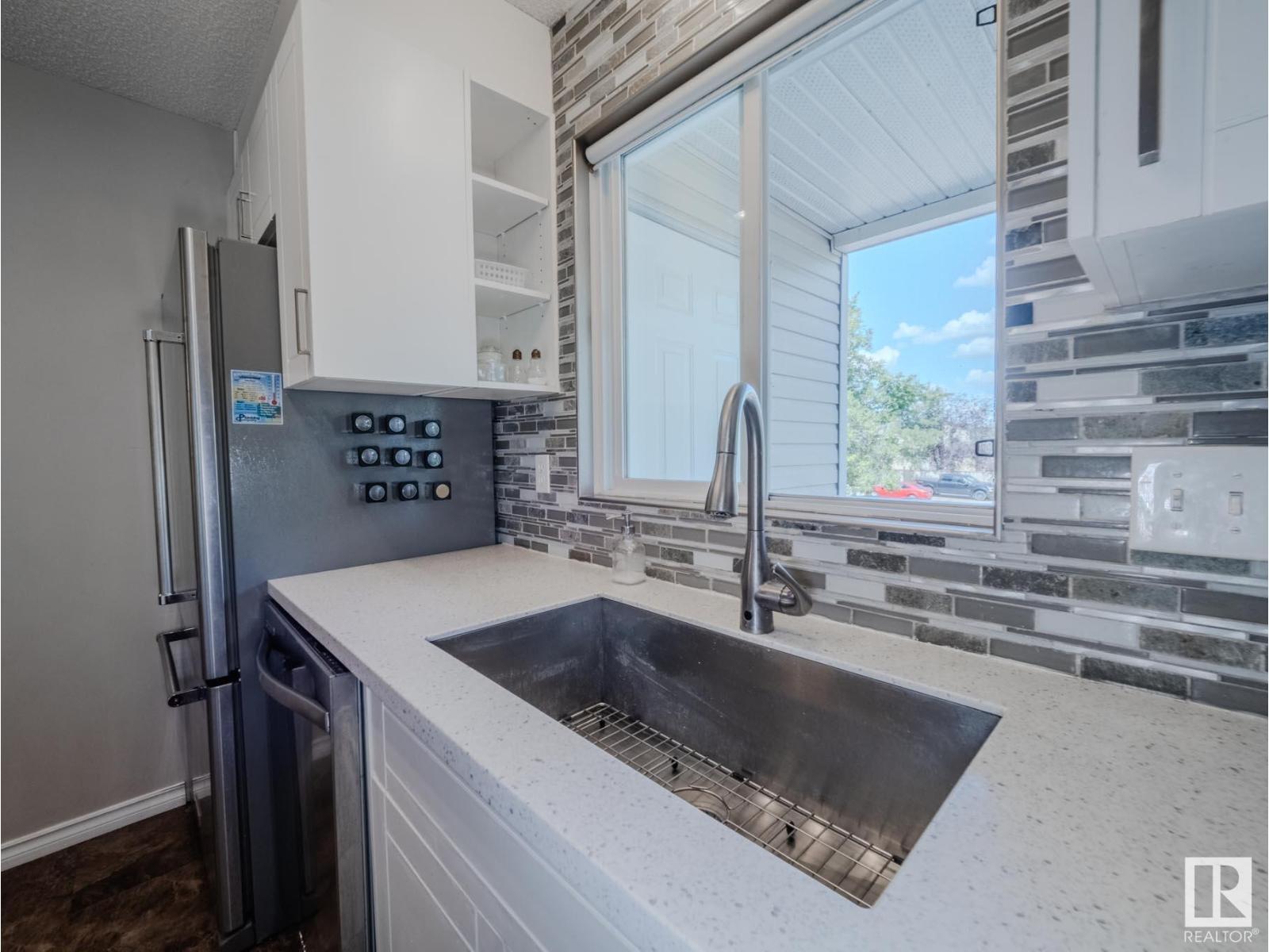 Photo 46 of 2216 11214 80 St Nw, Edmonton AB