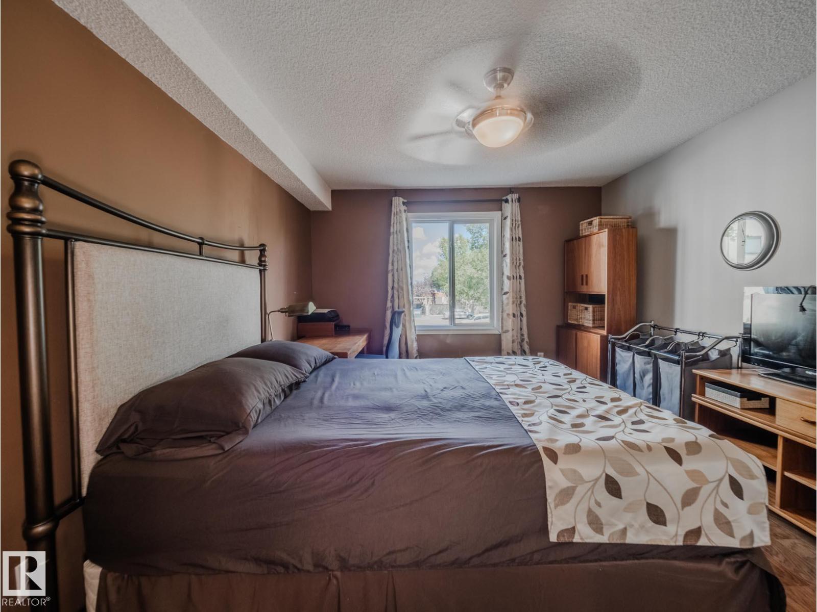 Photo 37 of 2216 11214 80 St Nw, Edmonton AB