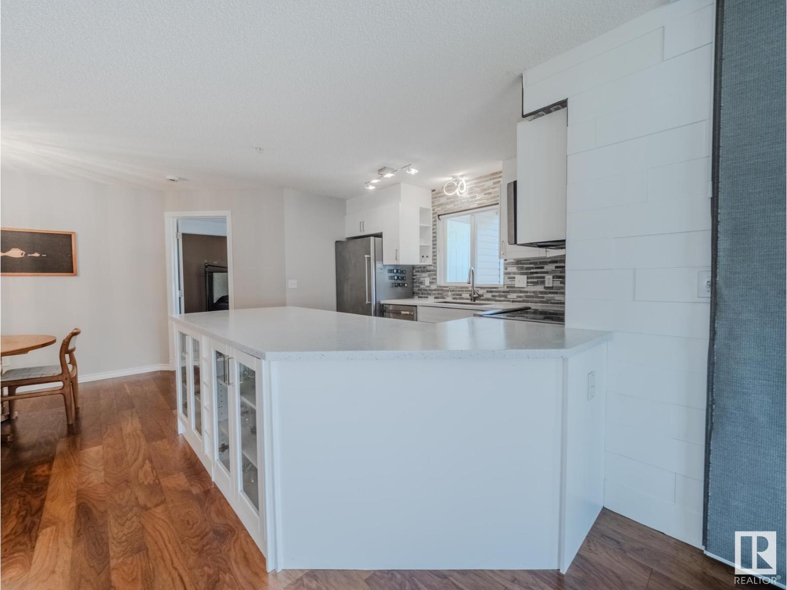 Photo 39 of 2216 11214 80 St Nw, Edmonton AB