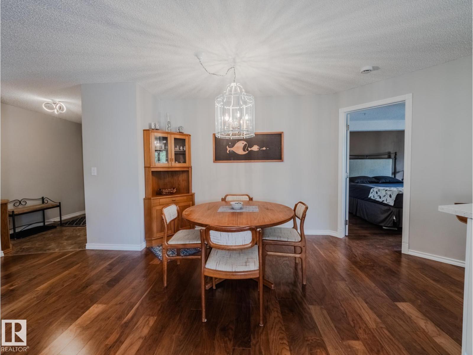 Photo 11 of 2216 11214 80 St Nw, Edmonton AB