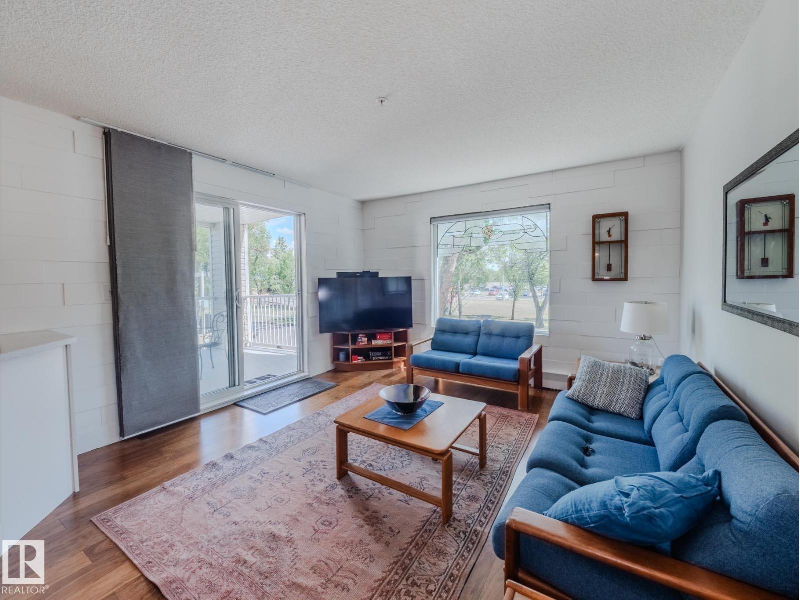 Photo 3 of 2216 11214 80 St Nw, Edmonton AB