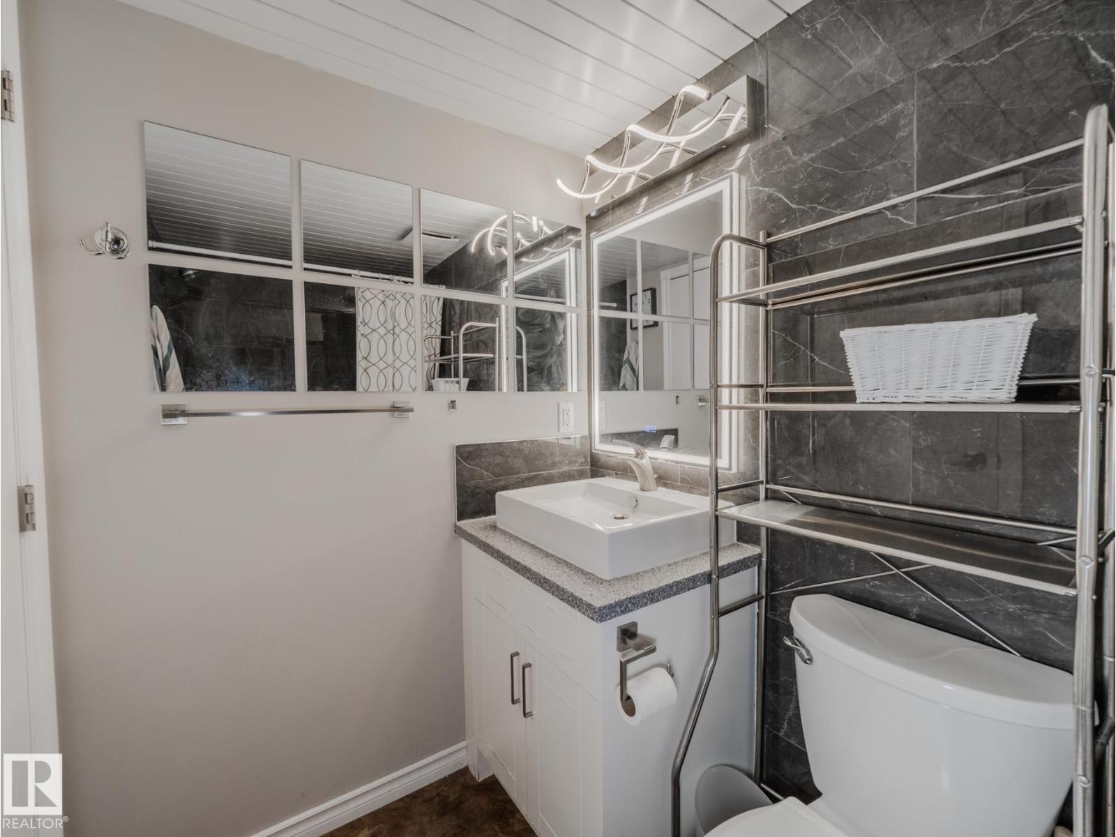 Photo 19 of 2216 11214 80 St Nw, Edmonton AB