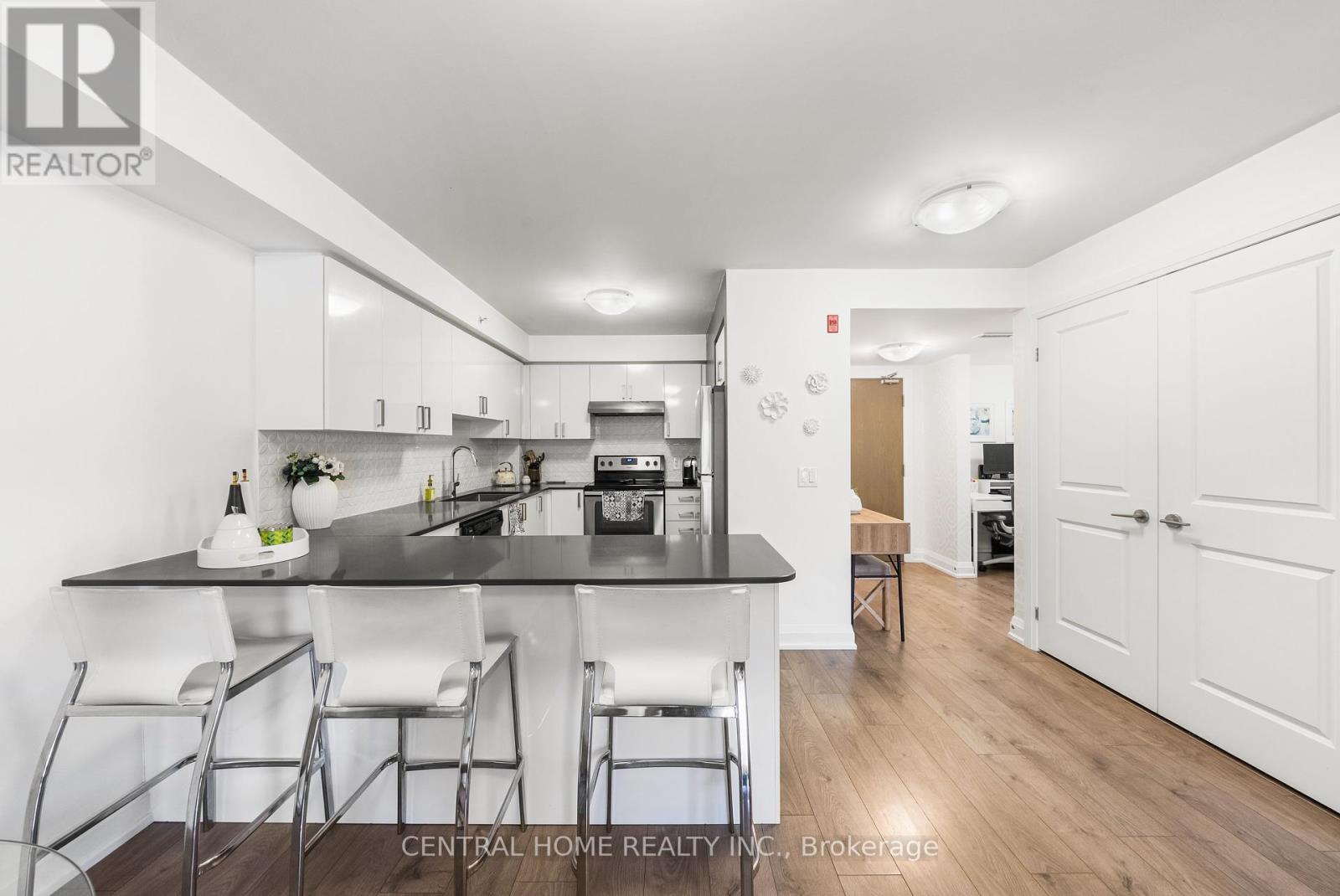 Photo 20 of 224 481 Rupert Avenue, Whitchurchstouffville ON