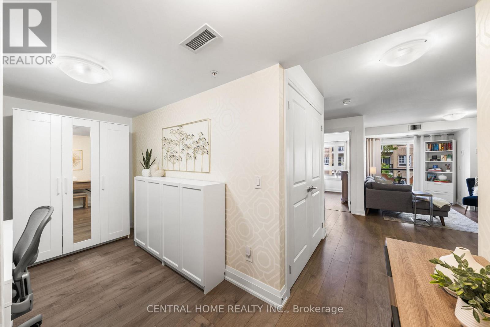 Photo 11 of 224 481 Rupert Avenue, Whitchurchstouffville ON