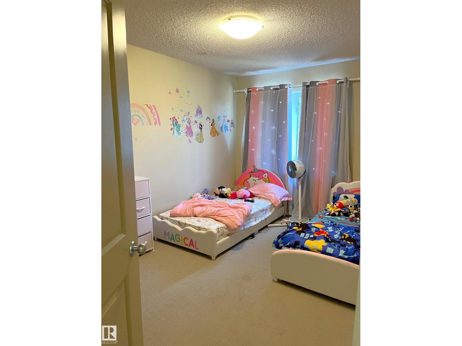 Photo 9 of 24 6410 134 Av Nw, Edmonton AB