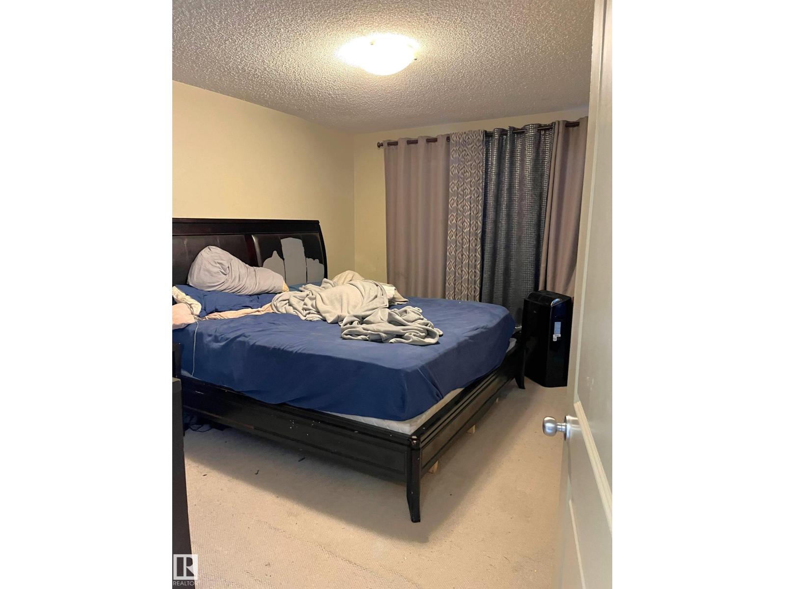 Photo 13 of 24 6410 134 Av Nw, Edmonton AB