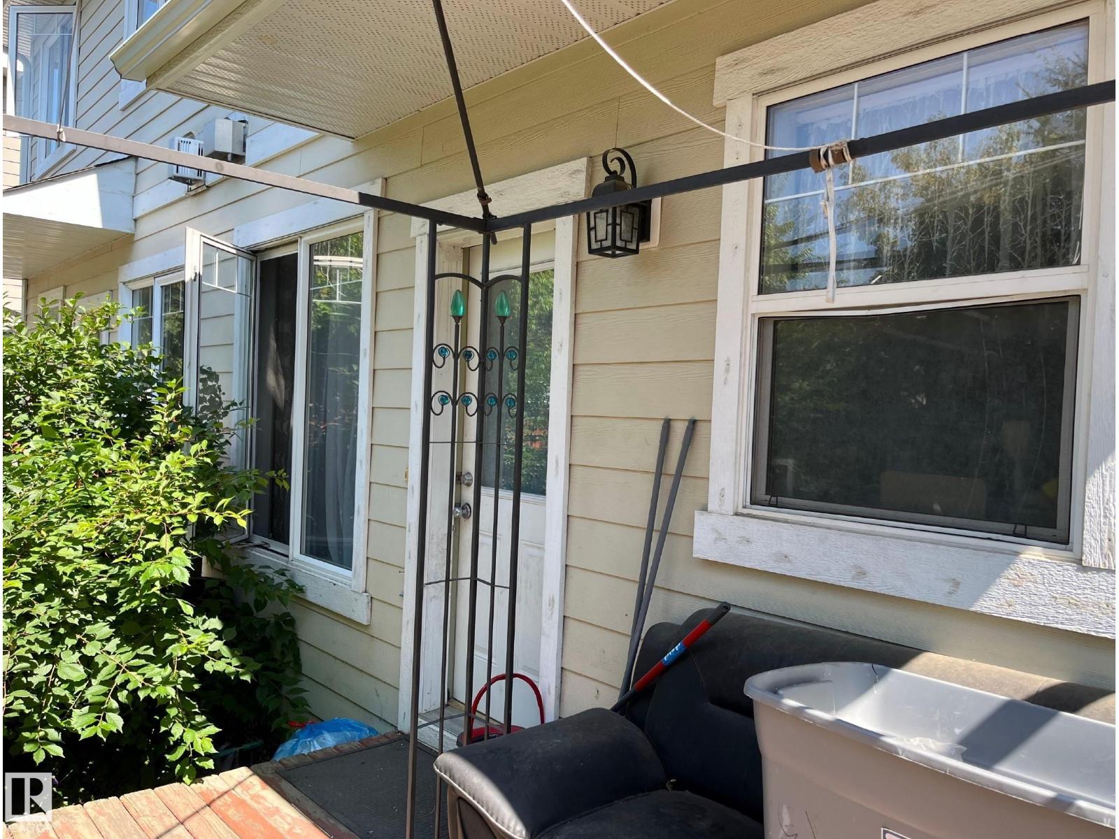 Photo 5 of 24 6410 134 Av Nw, Edmonton AB